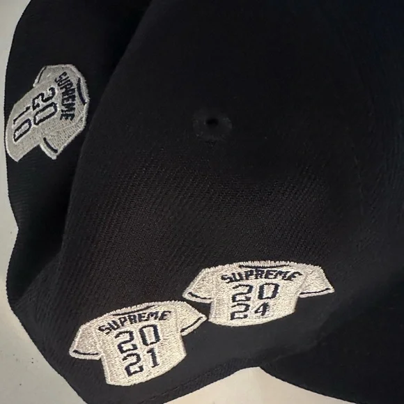 Supreme Black Cap - Picture 3 of 8